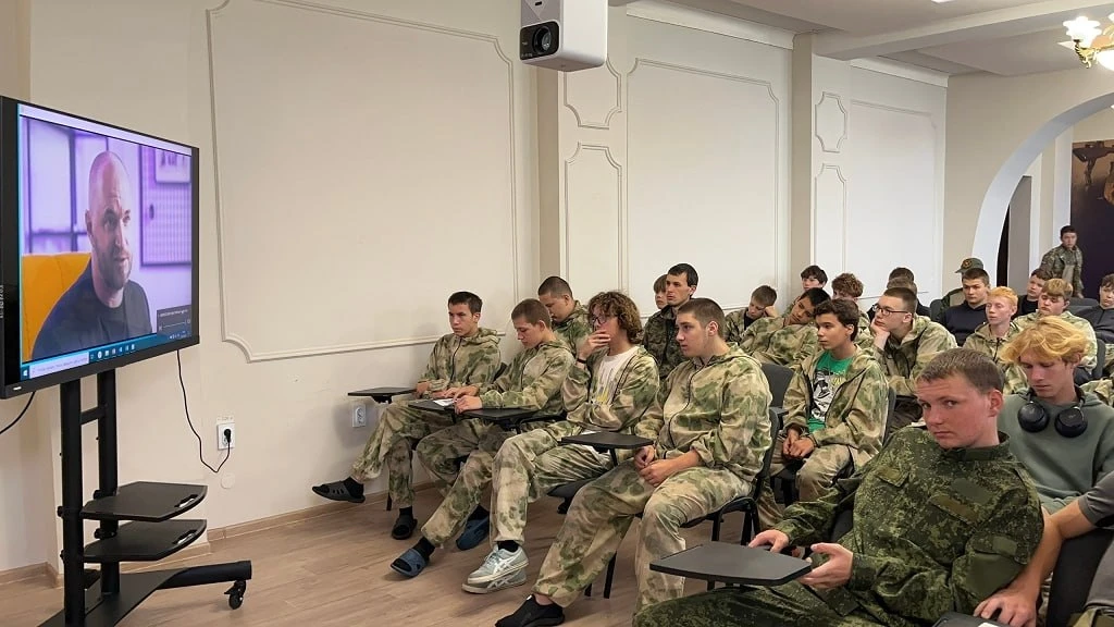 В Губкине для курсантов Центра «Воин» провели занятие по профилактике деструктивного по...