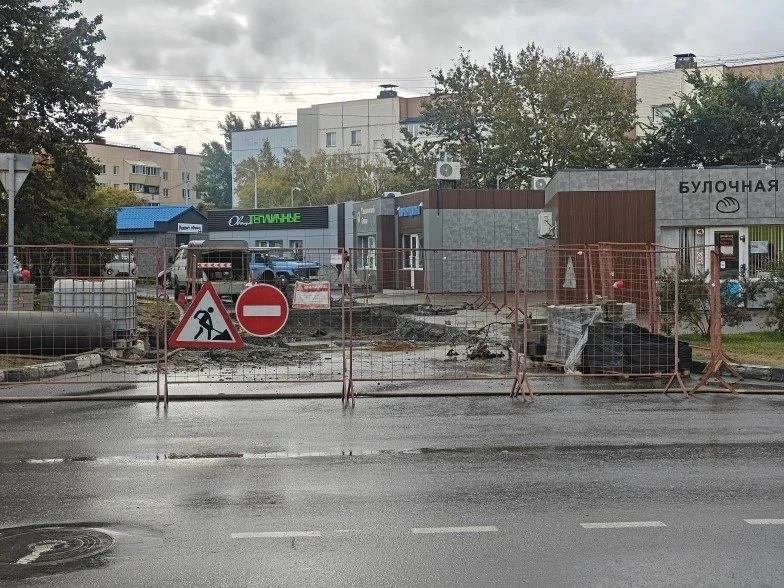 В Южно-Сахалинске продлили перекрытие проезда в 11-м микрорайоне