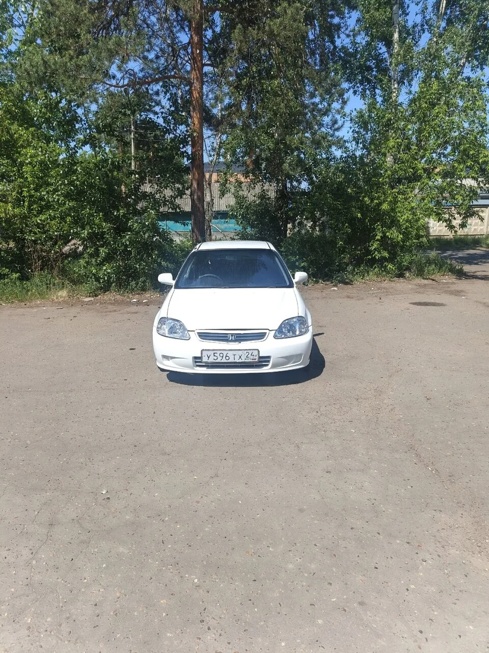 Продам бодрый Civic 1999 г 1.5л АТ .
По технике отлично.
Ходовка, мотор , коробка работают как полож