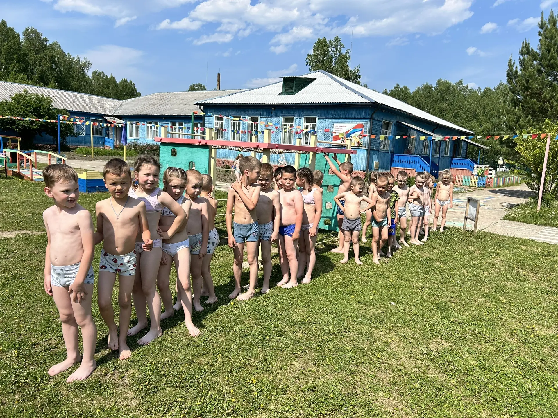 Лето — пора отдыха и оздоровления! 🌞
Наши воспитанники вовсю пользуются дарами тёплого времени года
