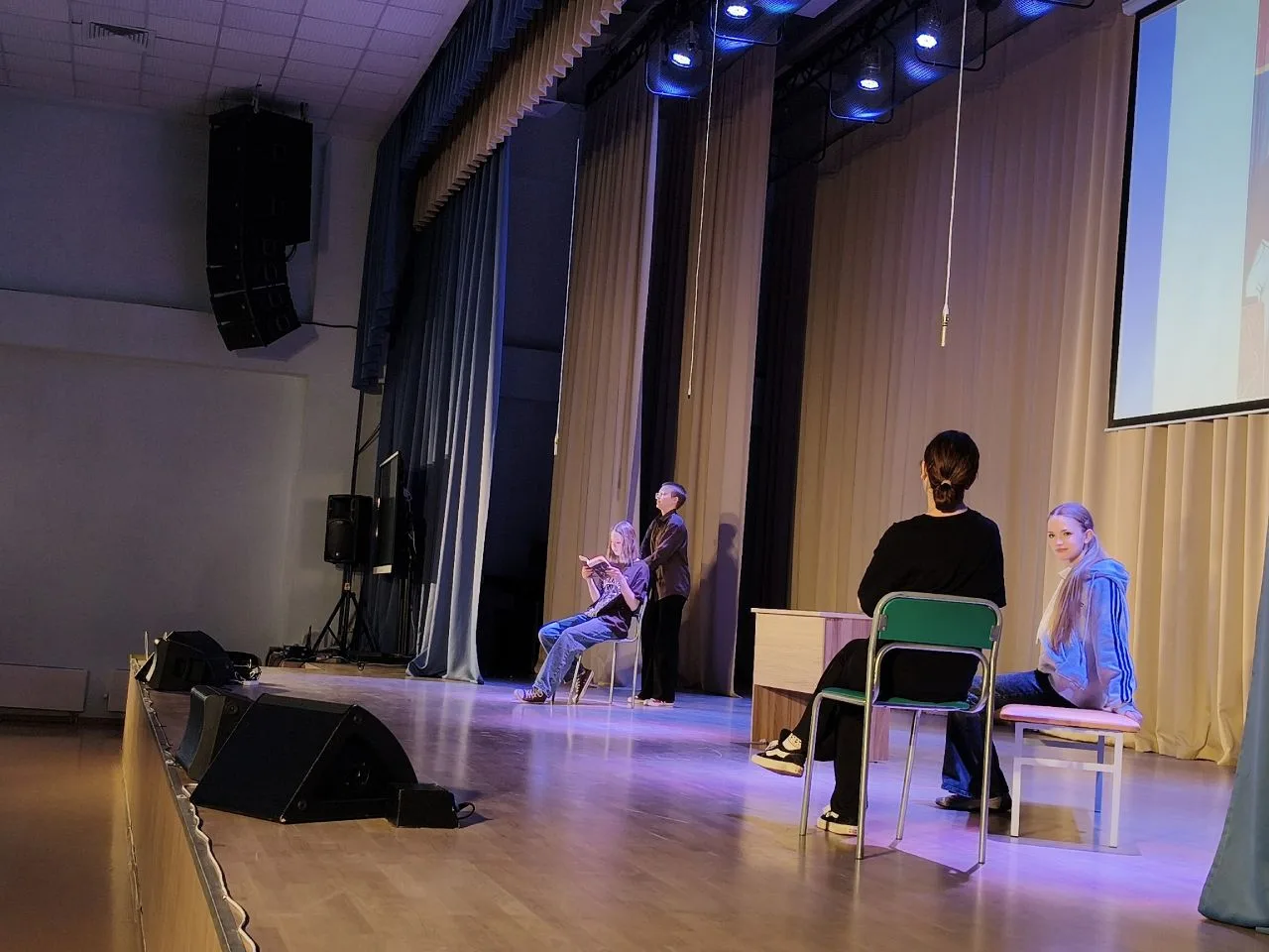 🎭✨ Премьера в «Аксиоме»: спектакль «Страсти по Гоголю» от театральной студии «Зелёный мухомор»!   В 