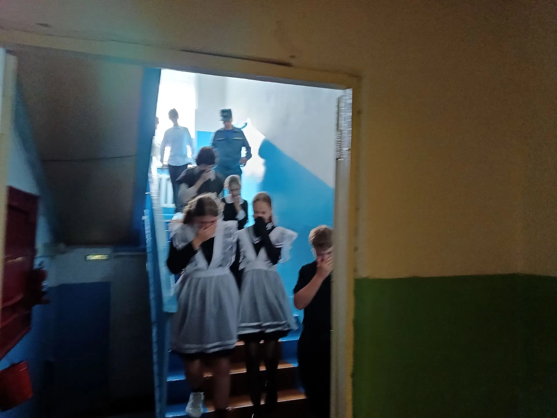 Когда теория становится практикой: в школе прошли учения по пожарной безопасности.