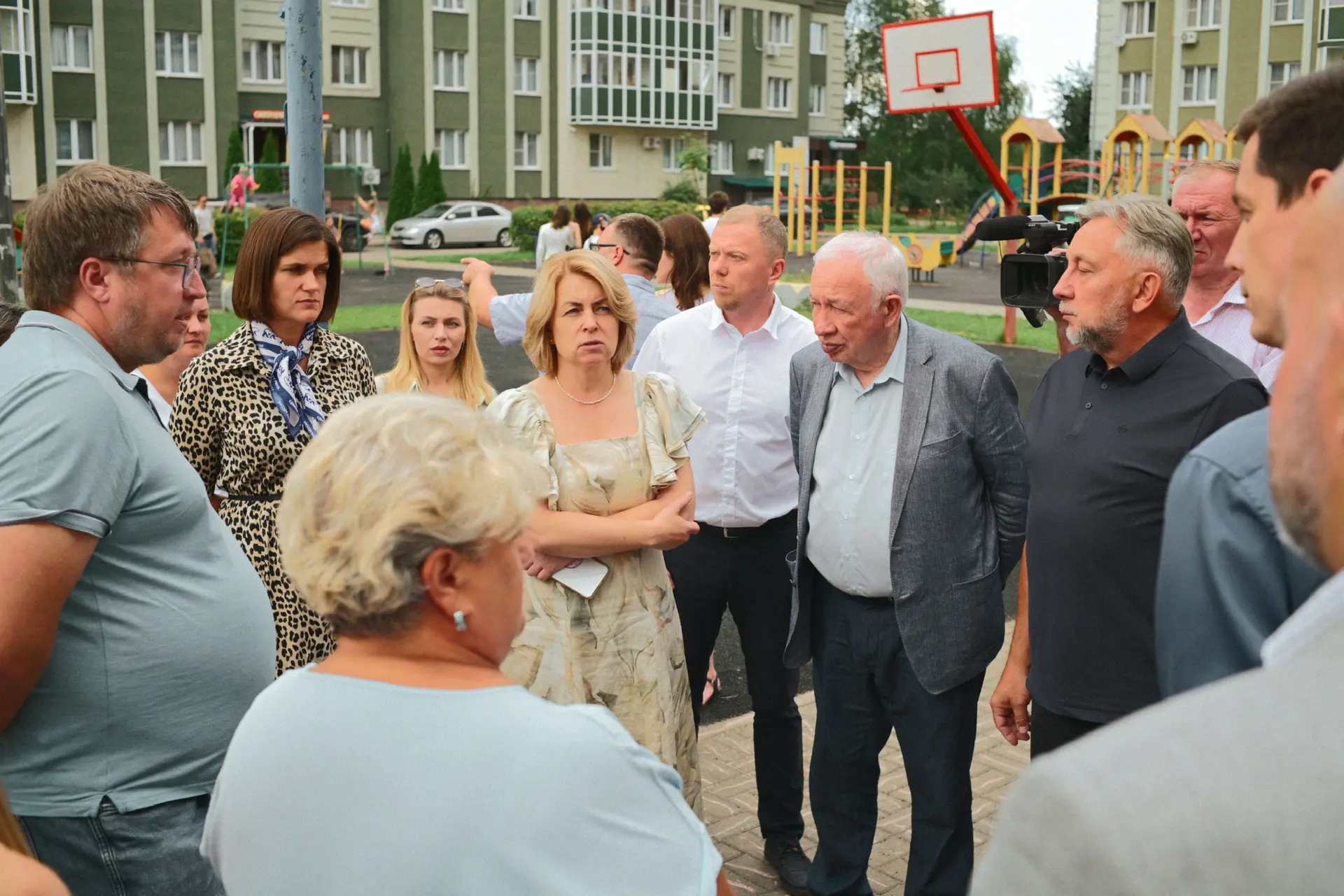 Рабочая поездка в микрорайон Южный

Вместе с жителями, командой и депутатом Московской областной Дум