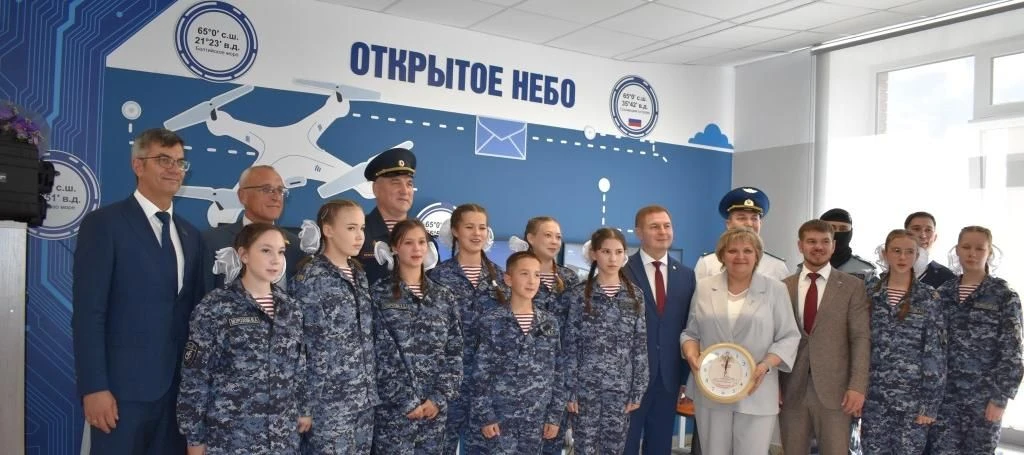 В школе №65 города Чебоксары открылся специализированный класс беспилотных летательных ...