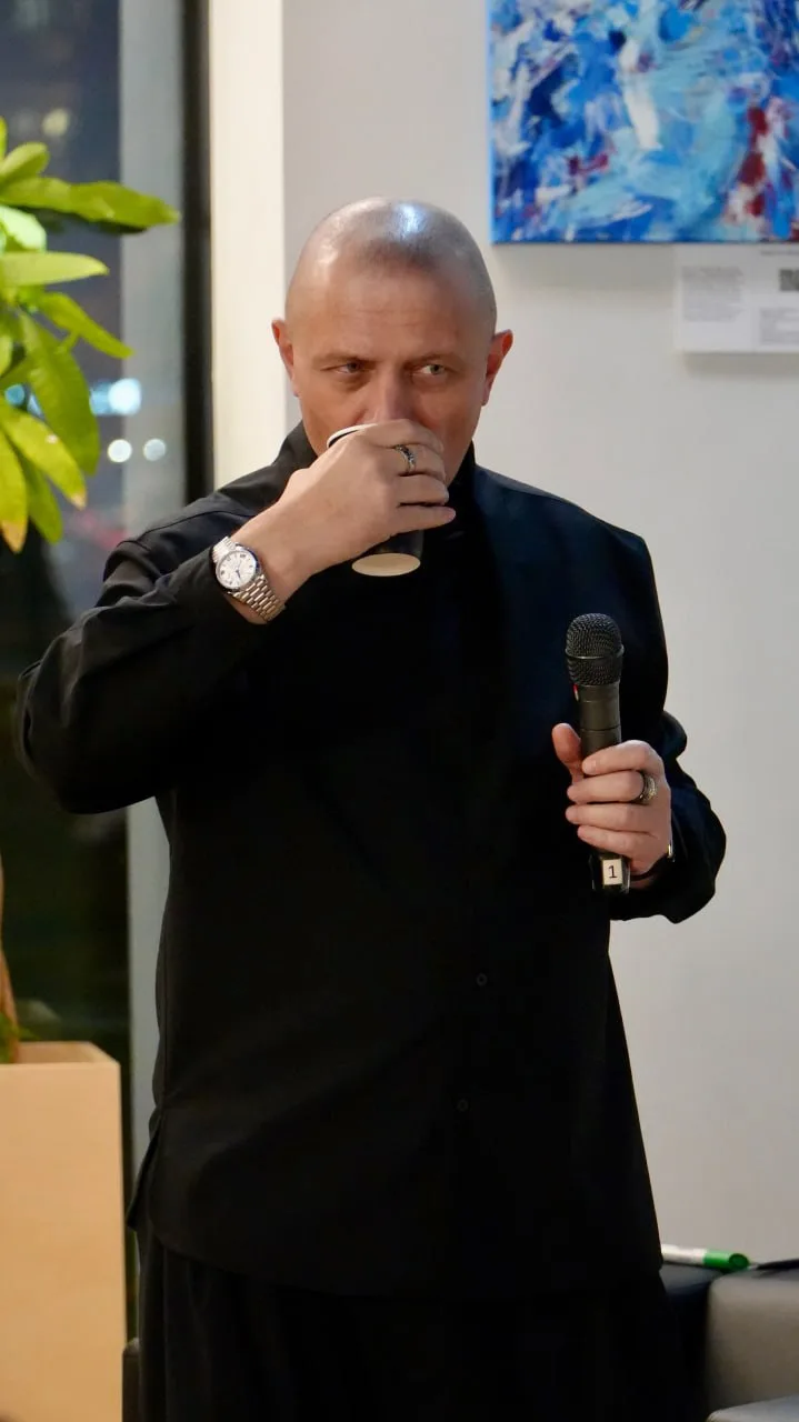 Когда идёшь на встречу к крутым людям, не нужно специально стараться произвести отлично...