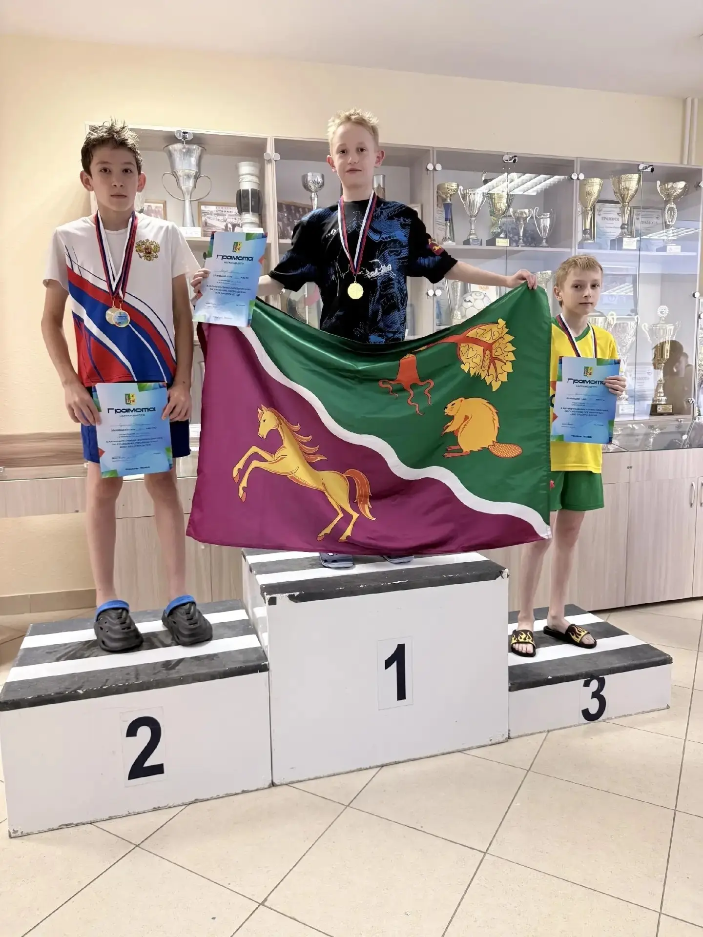 🏊‍♂️ Юные пловцы Бобровской спортшколы успешно выступили на соревнованиях в Рамони
5 июня в поселке
