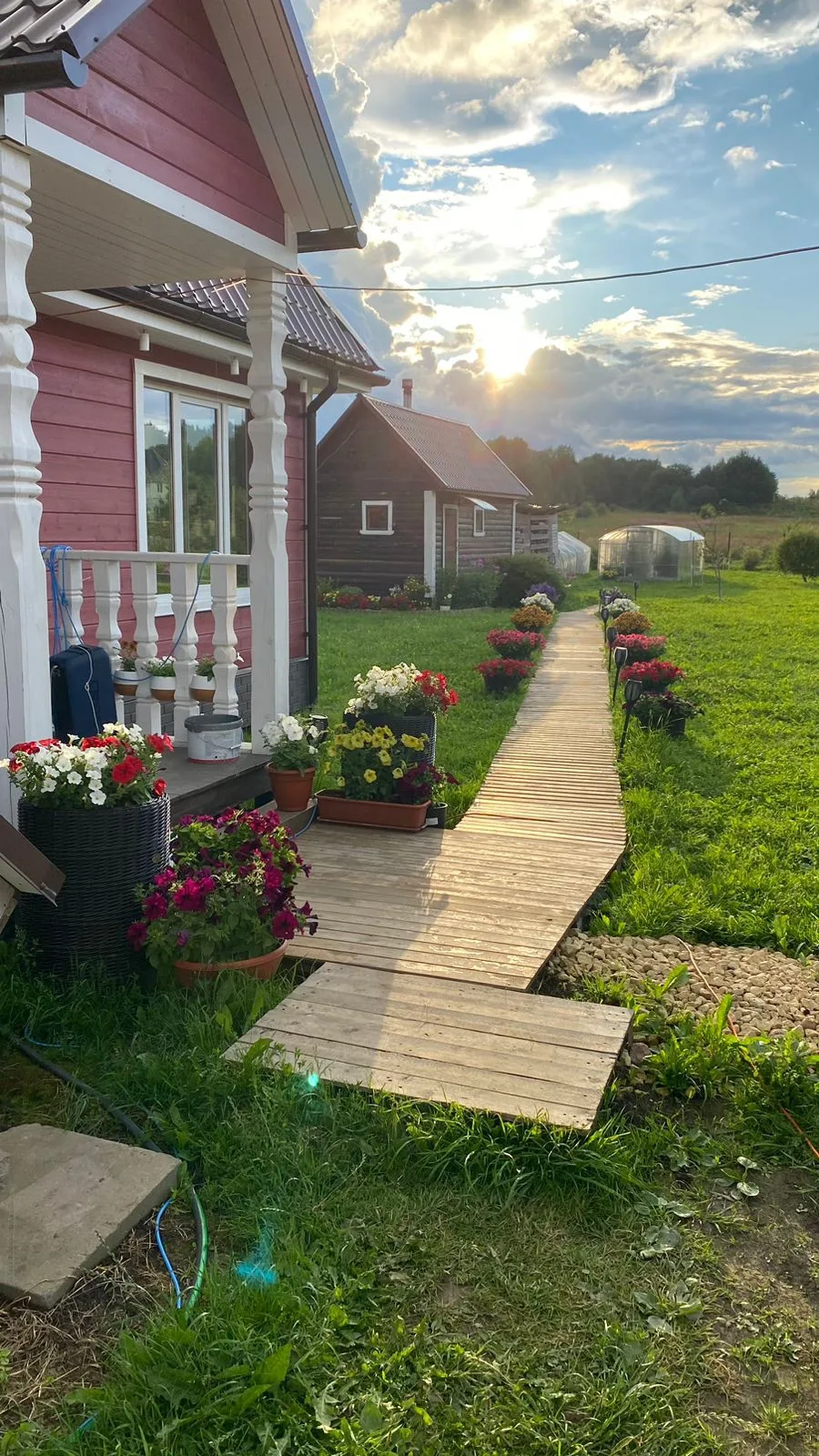 Доброе утро!☀️🕊️

Пусть новый день начнётся с улыбки, а в сердце поселятся лёгкость и уют. Желаем в