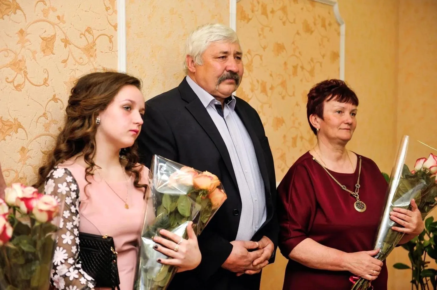 В поселке Чермошной отметили красивую дату: Вячеслав Юрьевич и Галина Анатольевна Цурга...