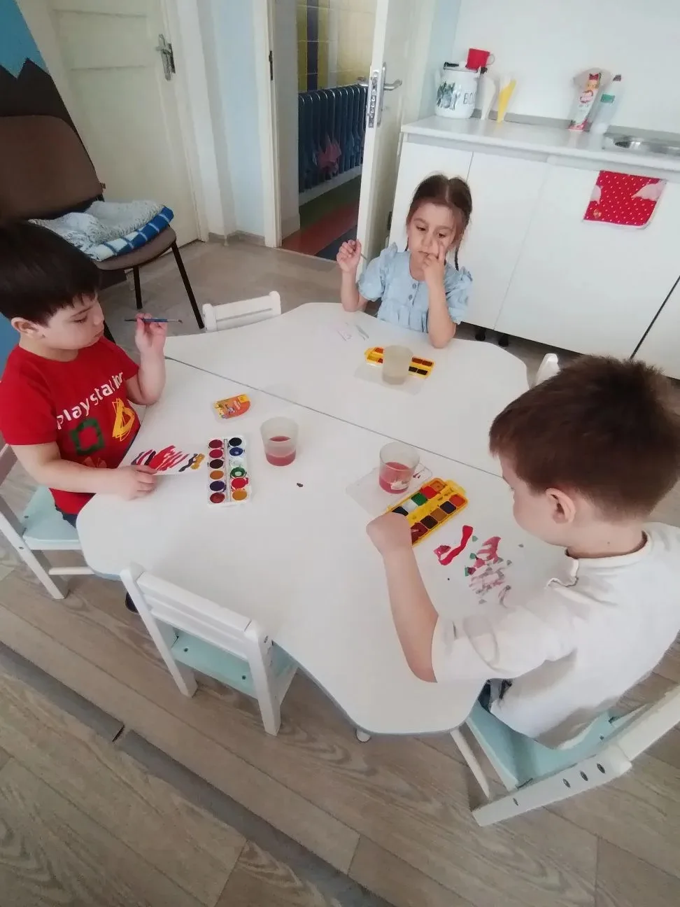 🐣 Фрагменты деятельности одного дня.