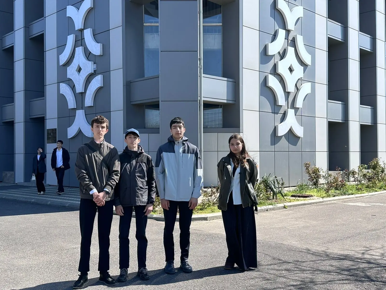 😻16-17 апреля учащиеся школы совместно с учителем обществознания и истории Кадиевой П.А. приняли уча