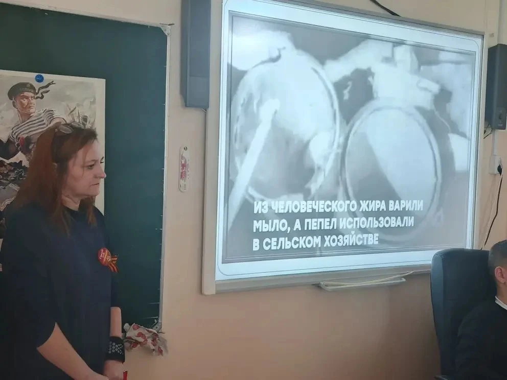 🕊️ Урок памяти в 6 «В» и 7 «К» классах  7 мая на классном часе к ребятам в гости пришла Е. В. Плотни