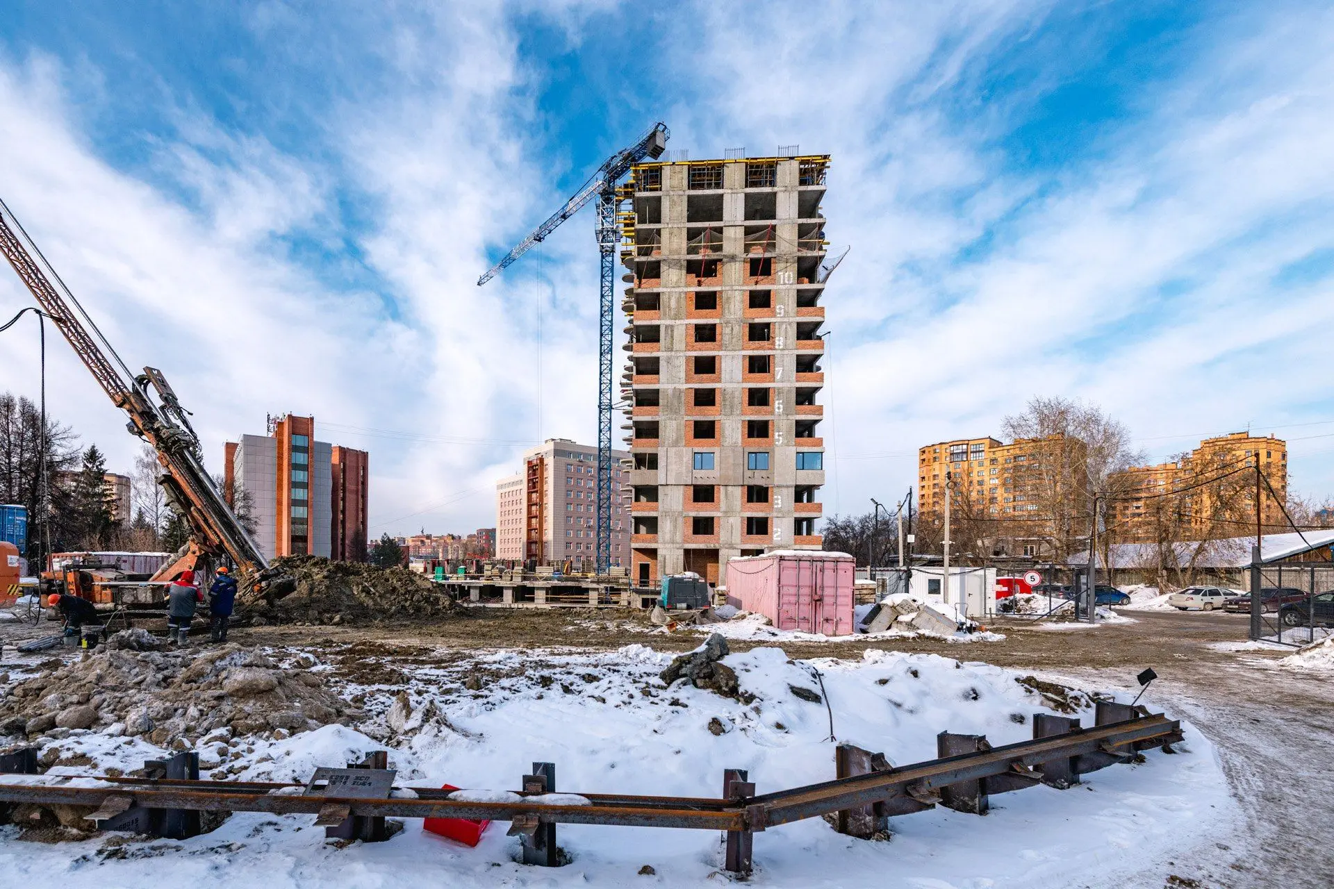 Коллапс на рынке жилья в Новосибирске: продать не могут квартиры на 504 миллиарда рублей

Эксперты п