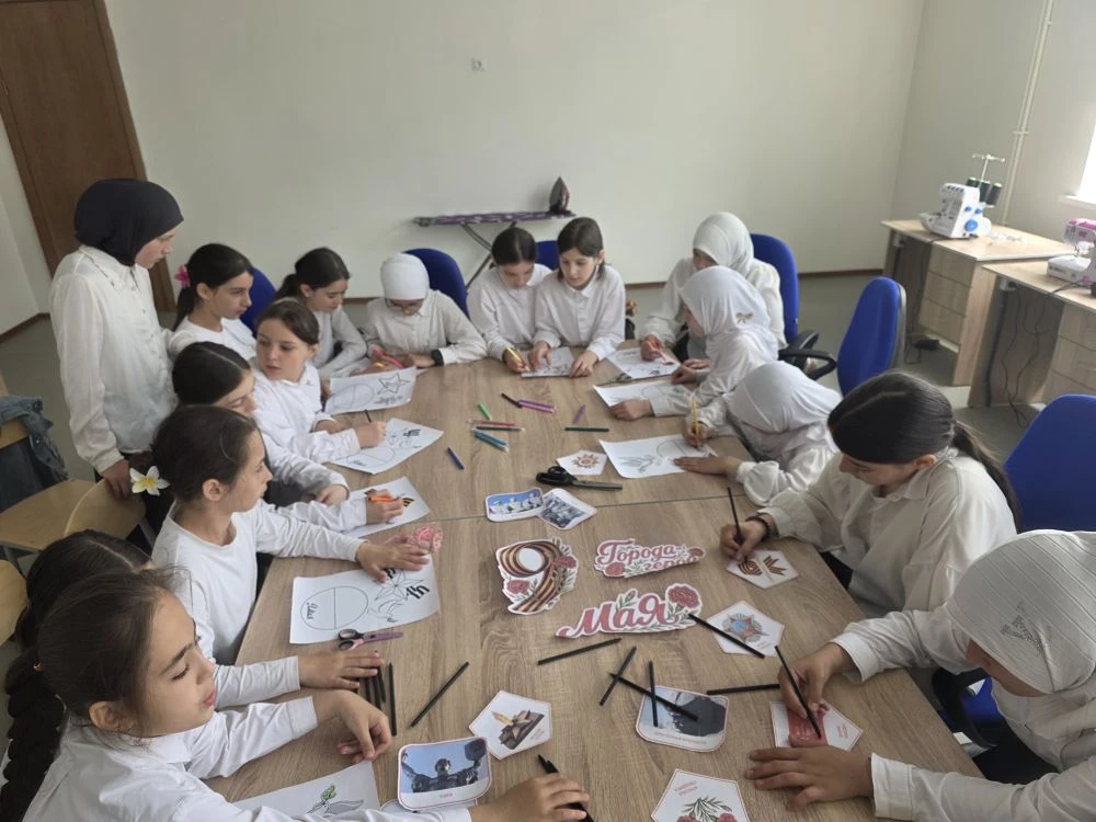 ✨ Творчество и память: 5 класс на связи!

Под руководством учителя труда Рукият Вахмурадовны наши пя