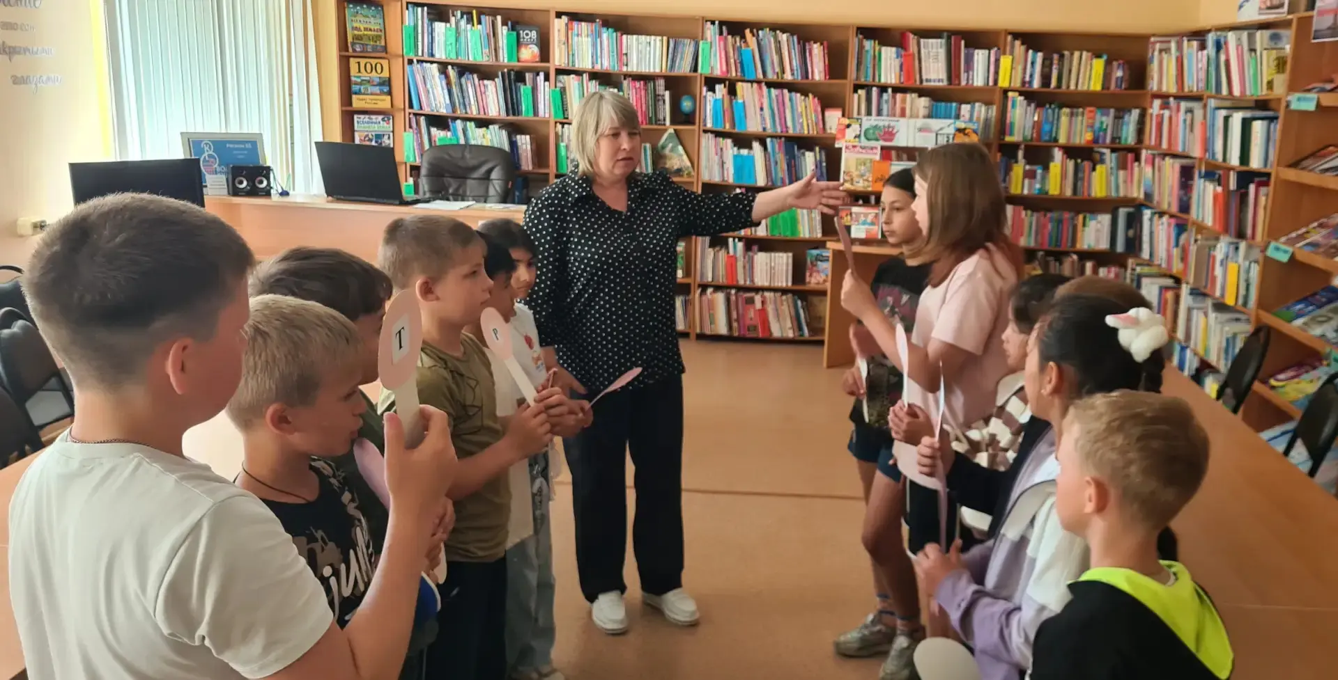 «МЫ ЮНЫЕ ТУРИСТЫ»

💫В городской детской библиотеке для детей из пришкольного летнего лагеря МБОУ СО