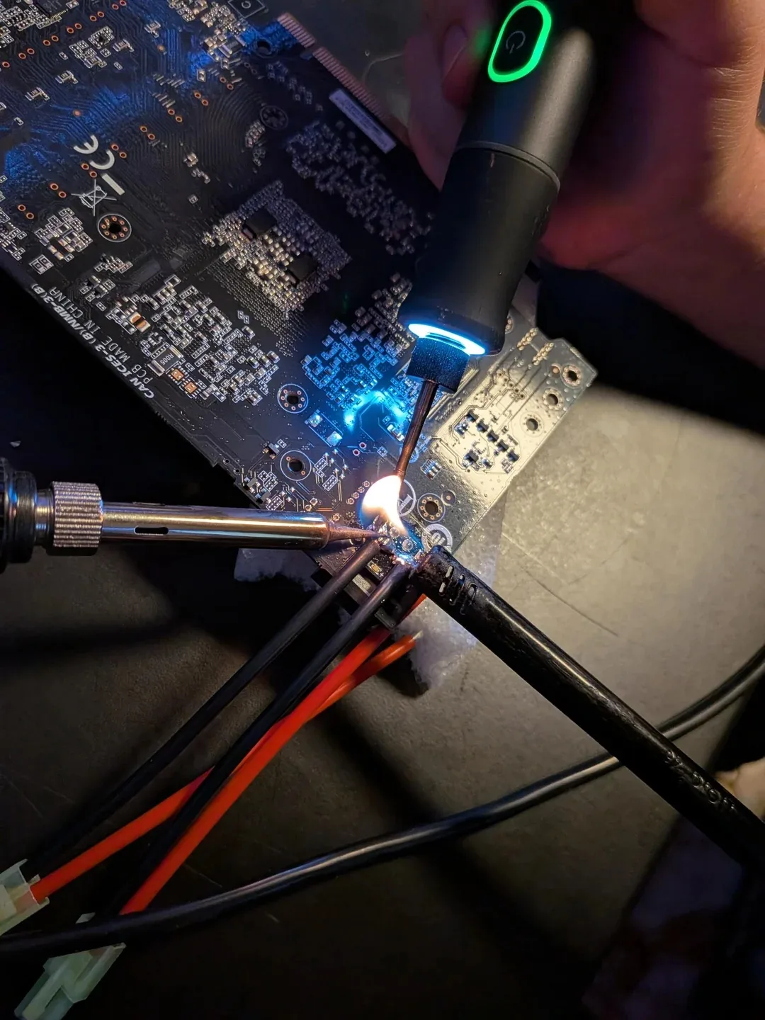 RTX 3060 запитали от Molex ради сервера.