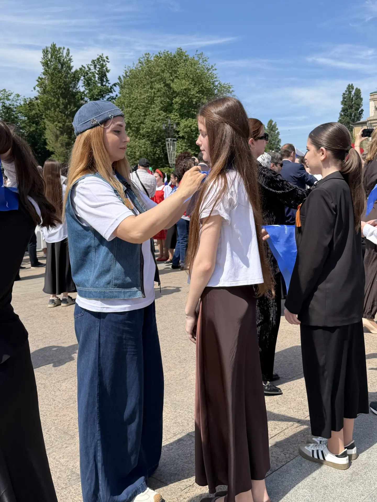В Махачкале состоялось шествие «Парад наследников Победы», организованное «Движением Первых», в кото
