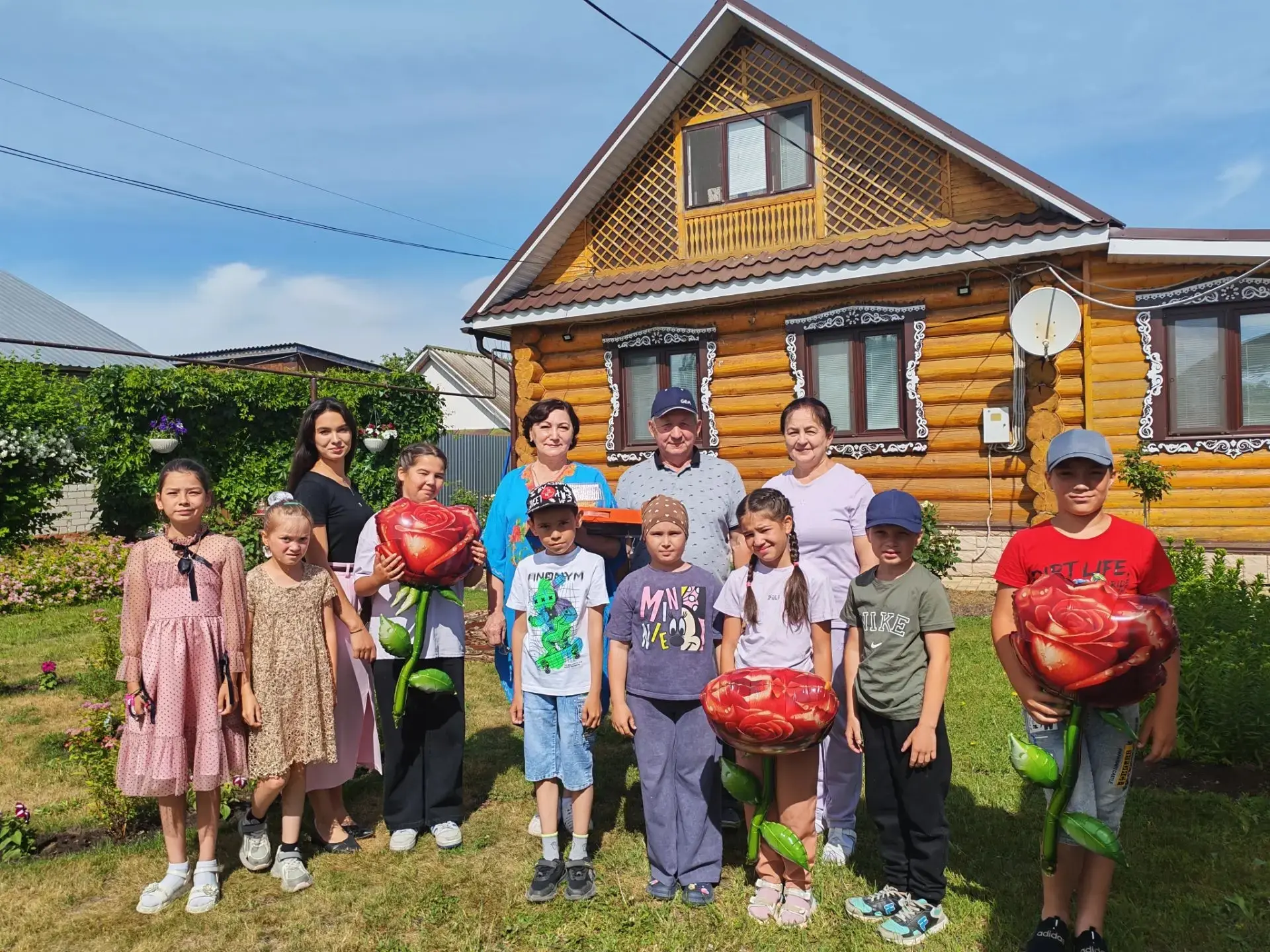 В гостях в деревне Малые Кокузы у Халиуллиных! ☀️🌳

Ребята из пришкольного лагеря «Радуга» побывали