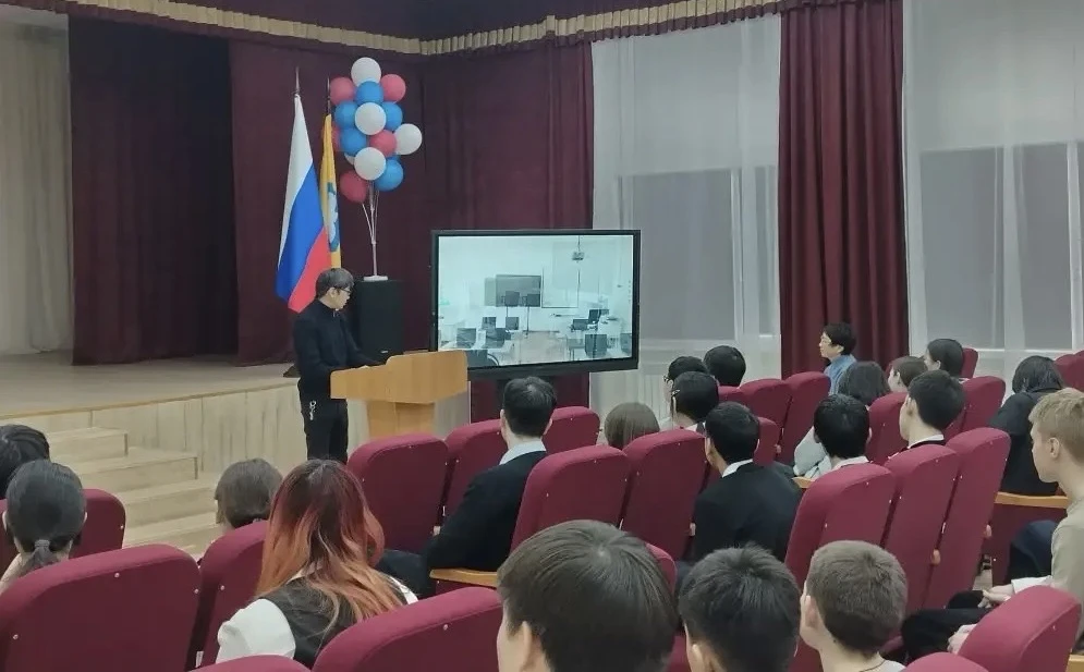 Сегодня в нашей школе прошла увлекательная профориентационная встреча!  К нам в гости приехали препо