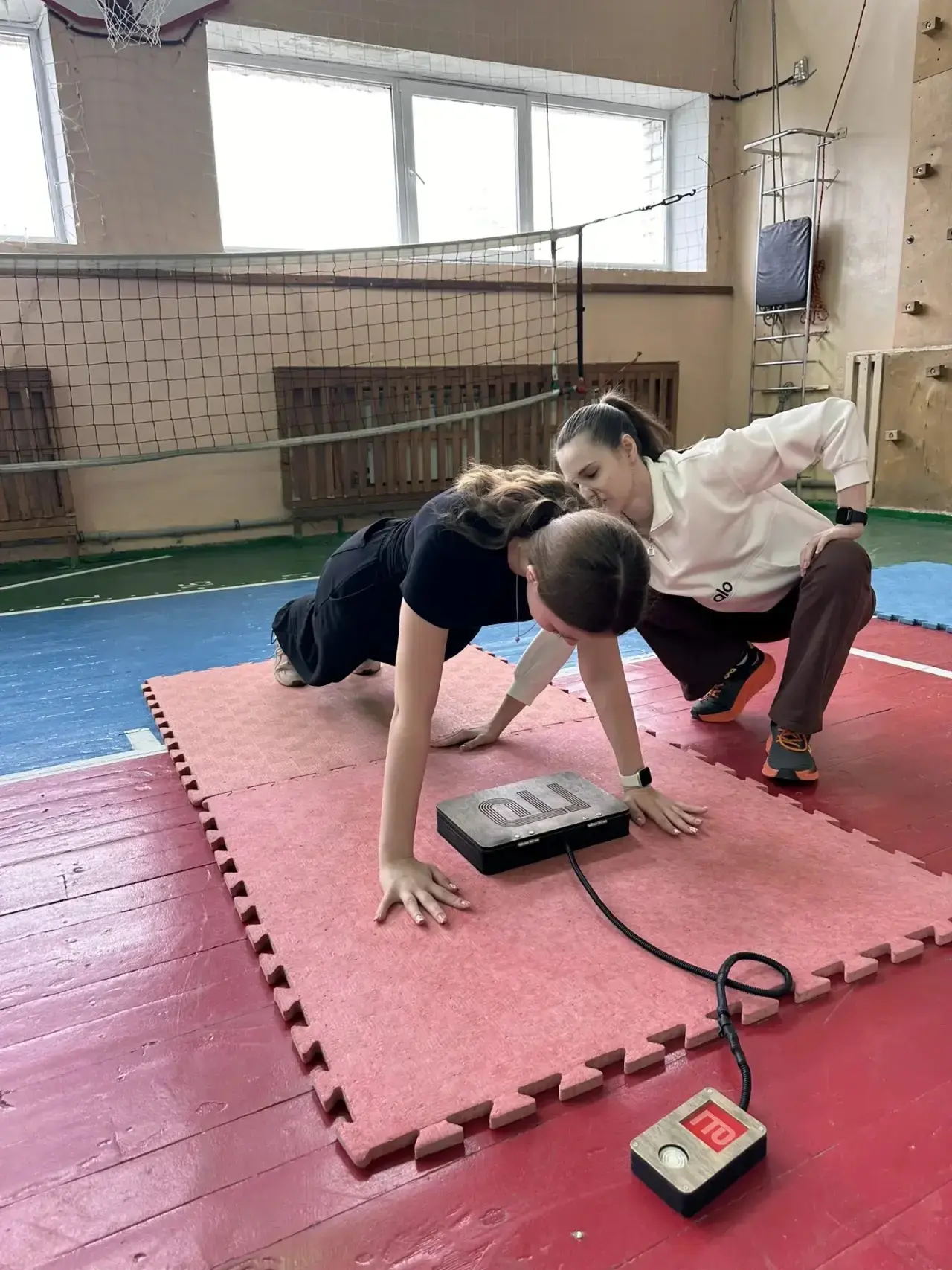 🏃‍♂️ «Президентские состязания»: наши гимназисты в борьбе за победу! 🏆  Учащиеся 8 «Б» и 10 «А» клас