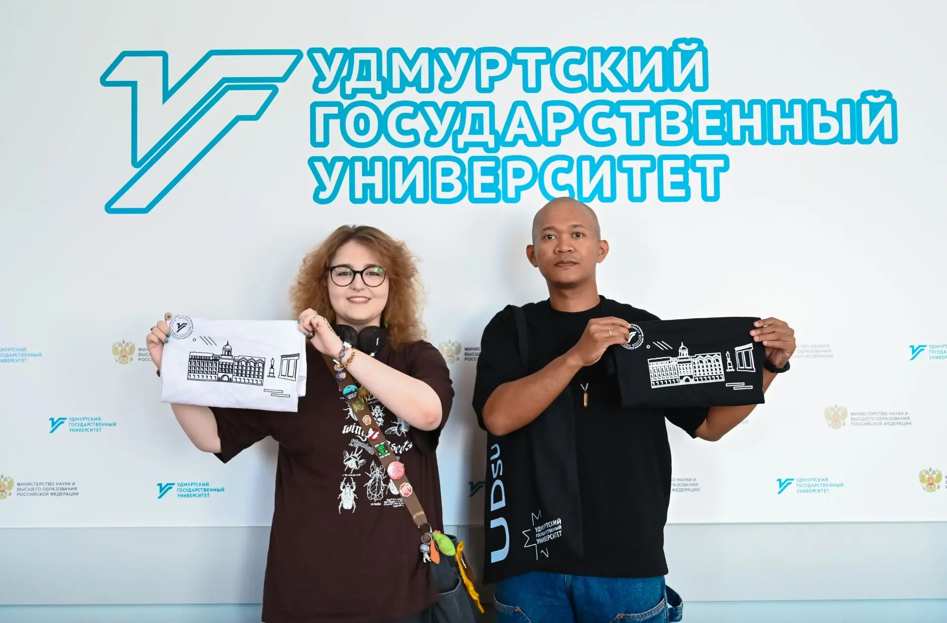 Завидуешь? А надо действовать!
 
Наши ребята уже залутали топовые призы от УдГУ. Ждем тебя на следую