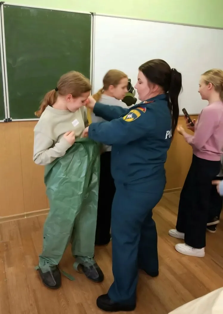 🚒 Огненный репортаж из пожарной части №4: как 5Б узнал тайны профессии дознавателя МЧС!  🔥 Когда на 