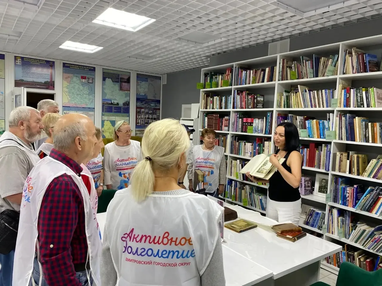 Сегодня стены Дмитровской Центральной библиотеки наполнились теплой энергией — к нам в гости пришли 