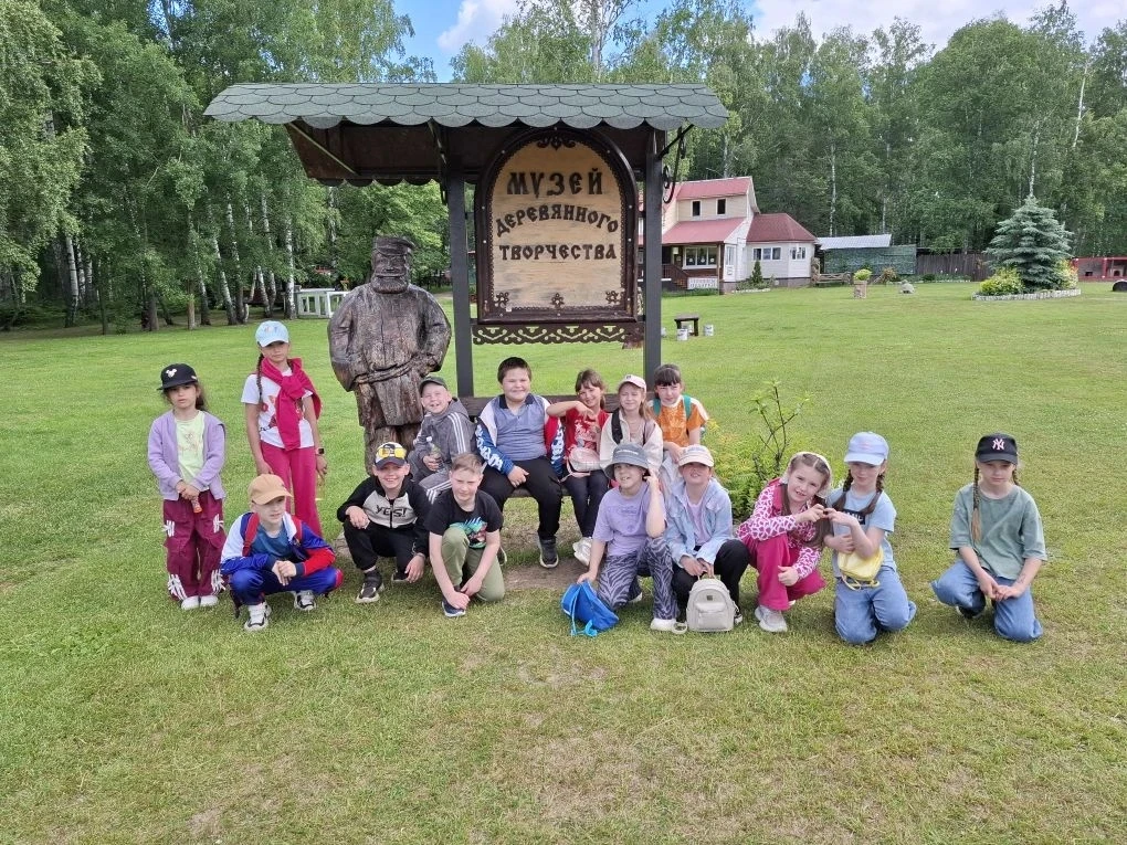 💫Путешествие в мир деревянного зодчества💫
Ребята из пришкольного лагеря «Солнышко» совершили увлек