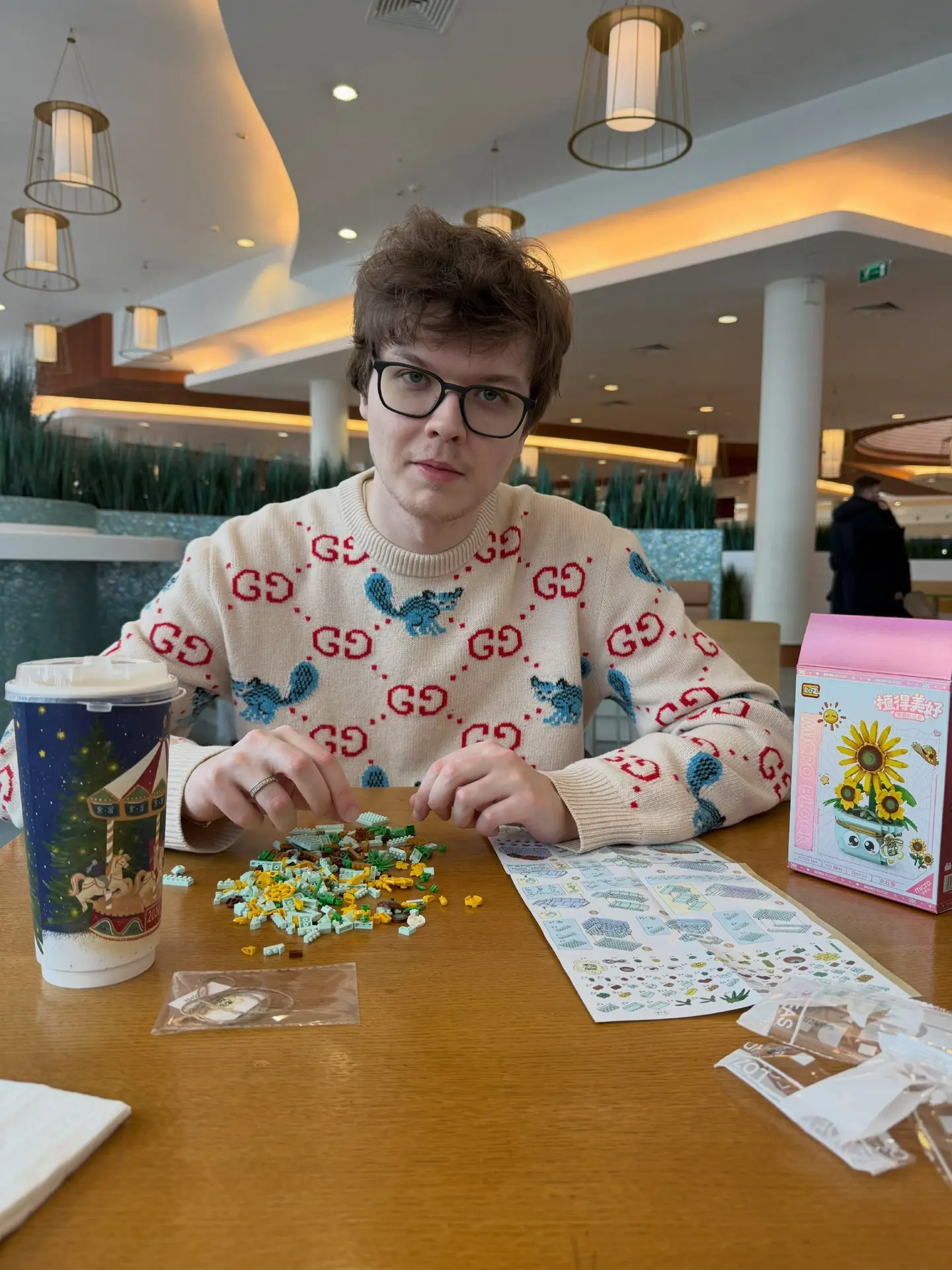 Какой то чел подсел ко мне