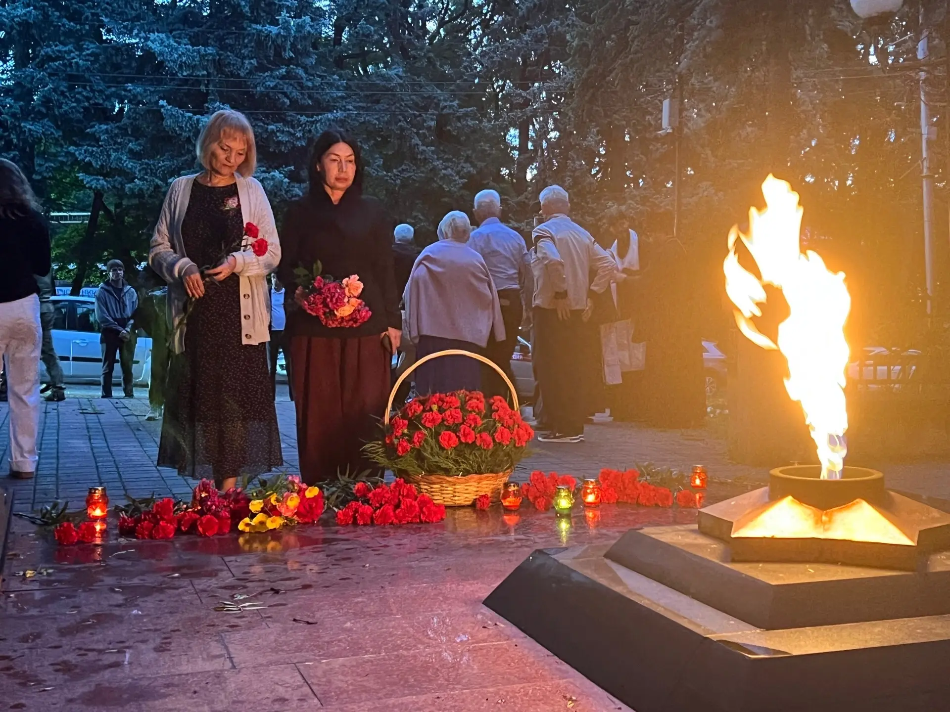 Память вечно жива ⭐️ 
Сегодня в нашем городе прошла панихида об упокоении воинов, павших в годы Вели