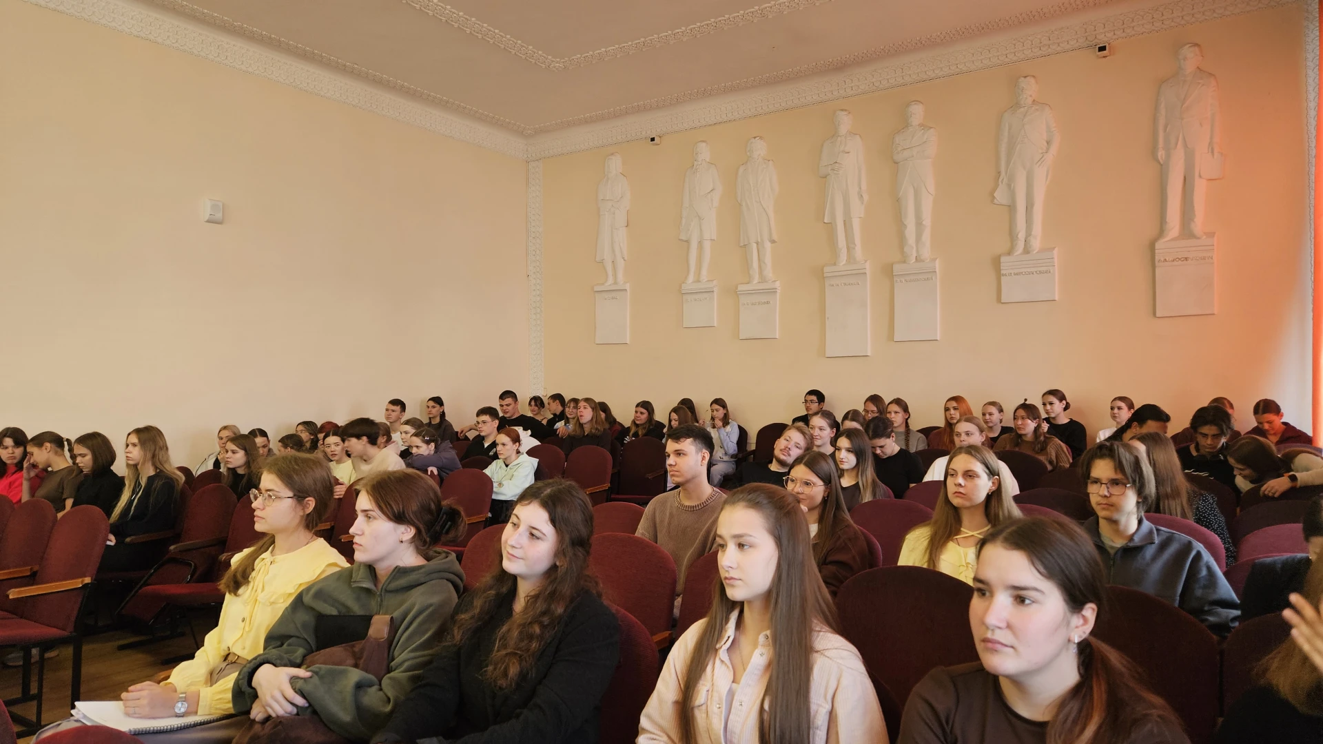 Вчера в нашем училище на "Разговор о важном" пришел наш прямой работодатель - директор ...