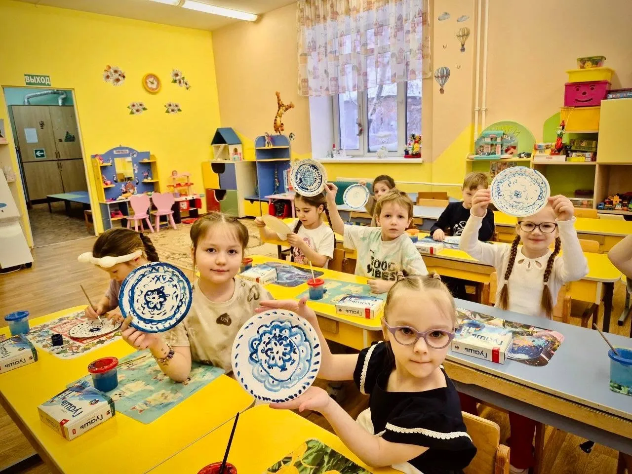 🎨 В Изумрудном городе завершился проект «Сказочная Гжель»  Под руководством воспитателей Ступиной Ли