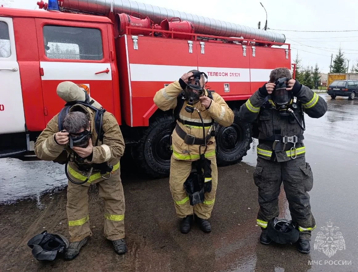 📍Огнеборцы отработали тушение пожара в Центре культуры  По легенде, из - за короткого замыкания прои