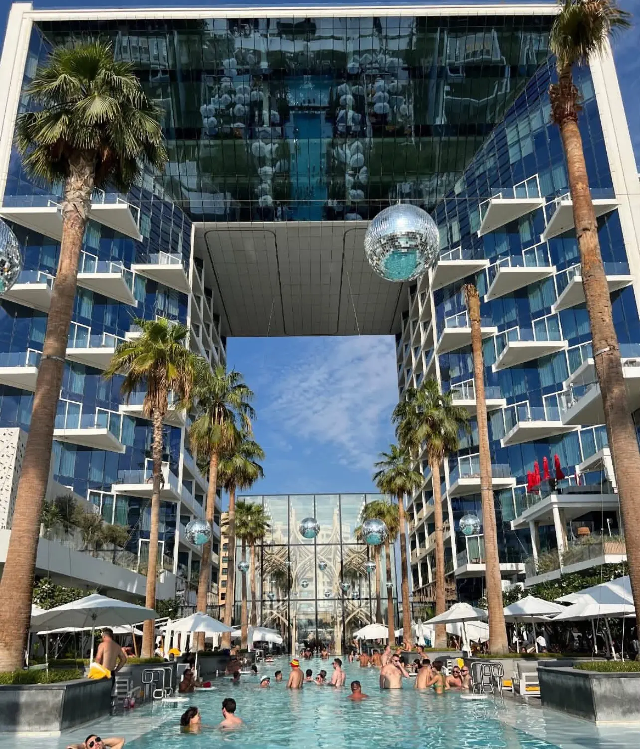 💞СУПЕР ВАРИАНТ 🫶Молодежь, вам срочно сюда 🤩

🏠 FIVE LUXE JBR 5⭐️
✈️ Москва ➡️ ОАЭ, Дубай
📅 6 ию