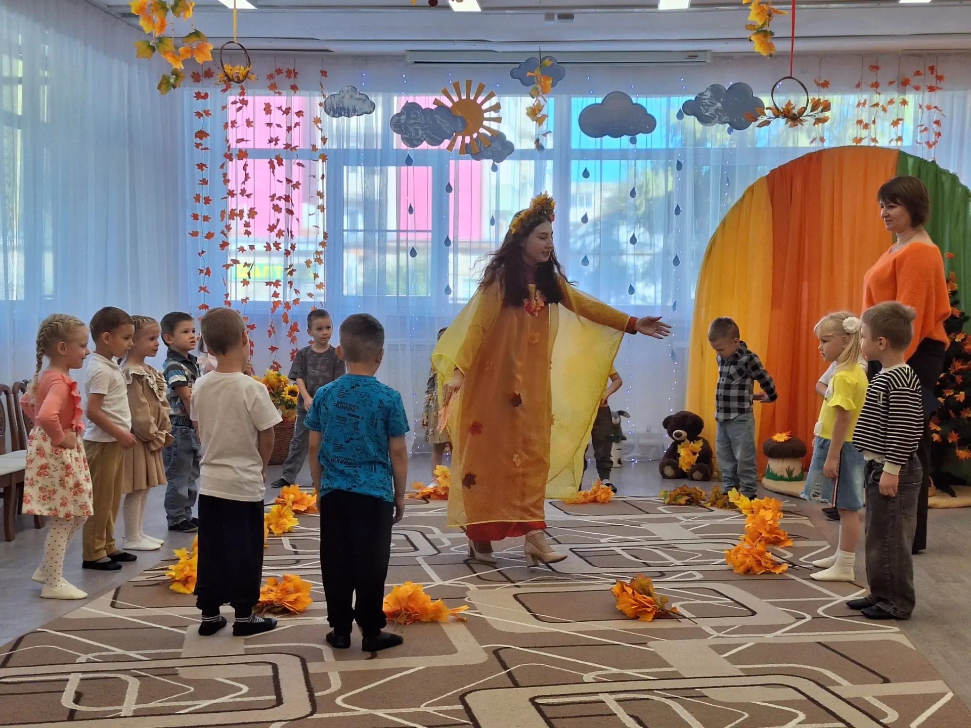 🍂🍁Первый осенний праздник проходит в нарядном музыкальном зале нашего детского сада!🍂🍁