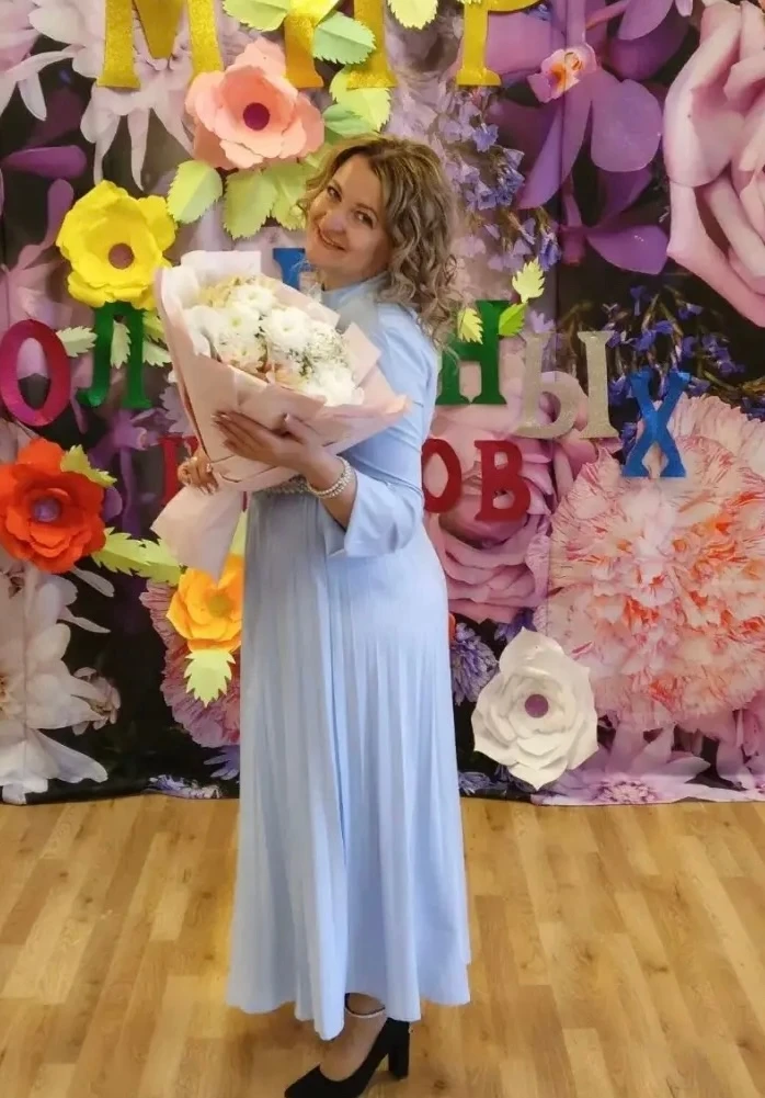 Примите наши поздравления! 💐

Поздравляем Валентину Малахову с 
Днём рождения!!!🎈

Желаем быть все