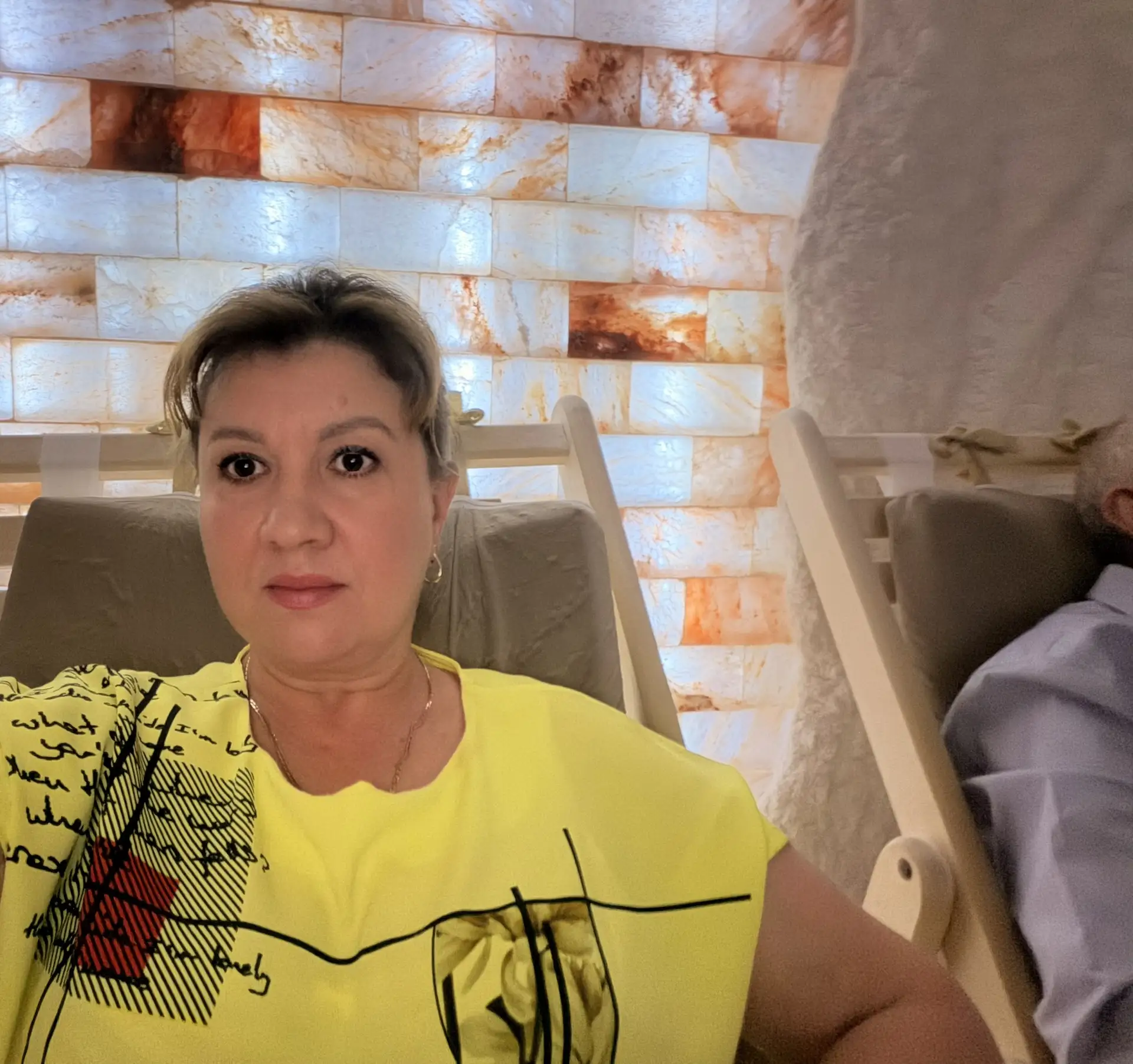 Каждый день нам назначена галотерапия, это соляная пещера, комната, камера, вообщем по ...