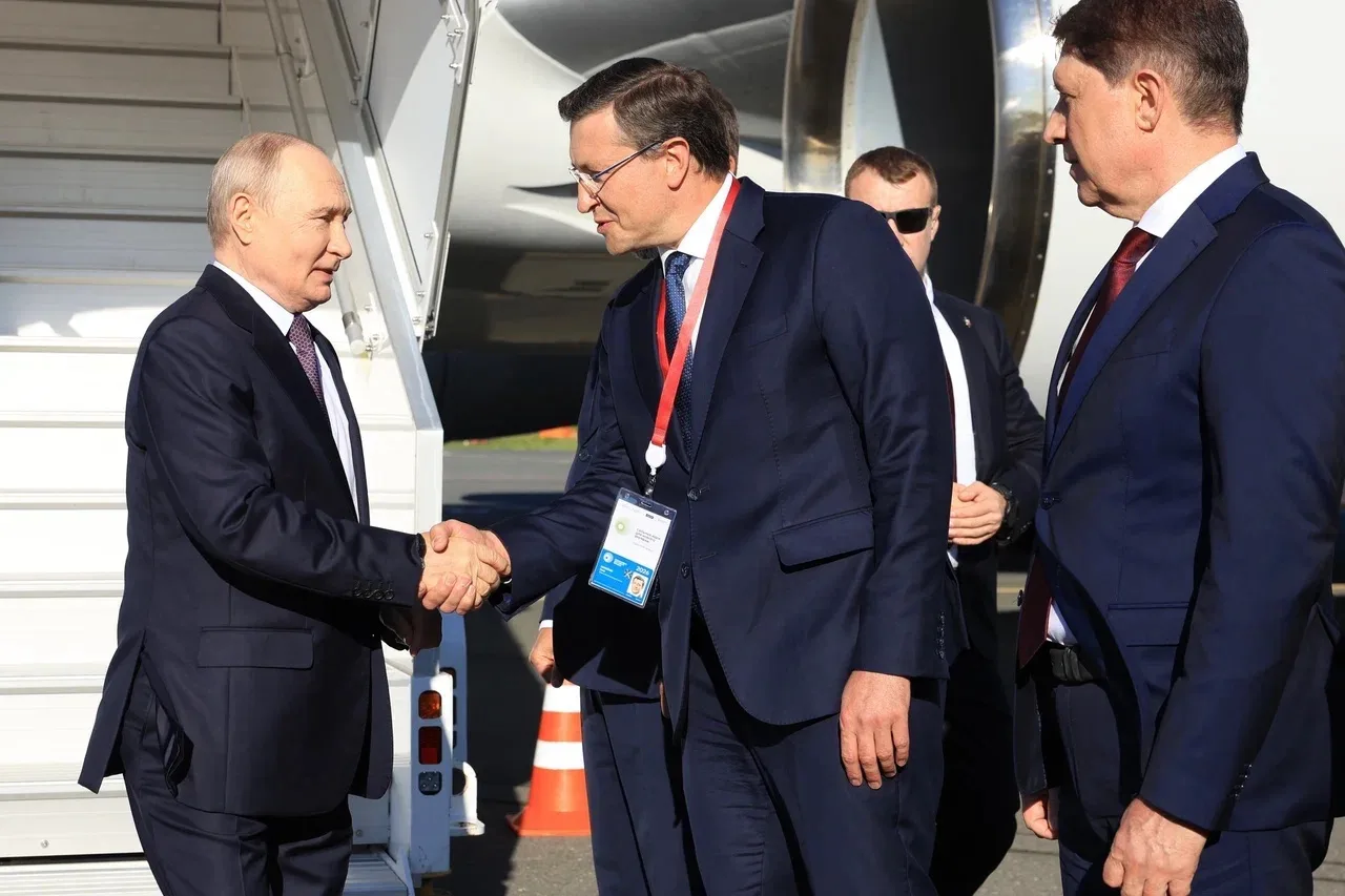 Рад снова приветствовать нашего Президента на нижегородской земле! Искренне благодарен ...