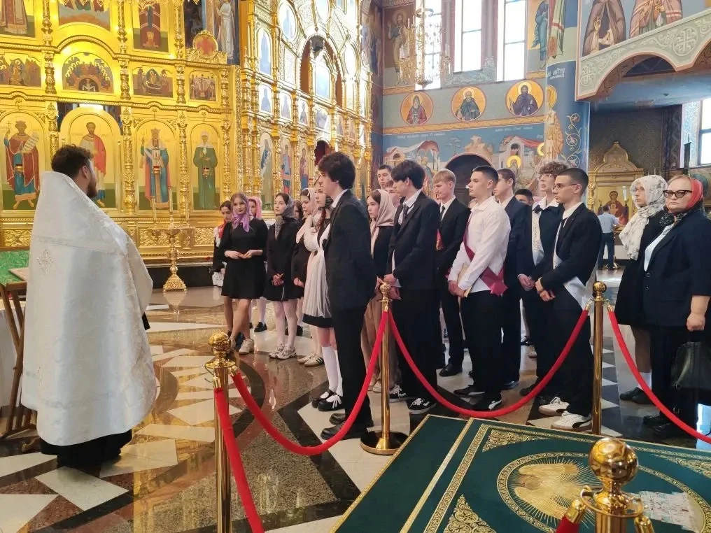 ✨ Благословение выпускников на успешную сдачу экзаменов  26 мая выпускники 9-х и 11-х классов нашей 