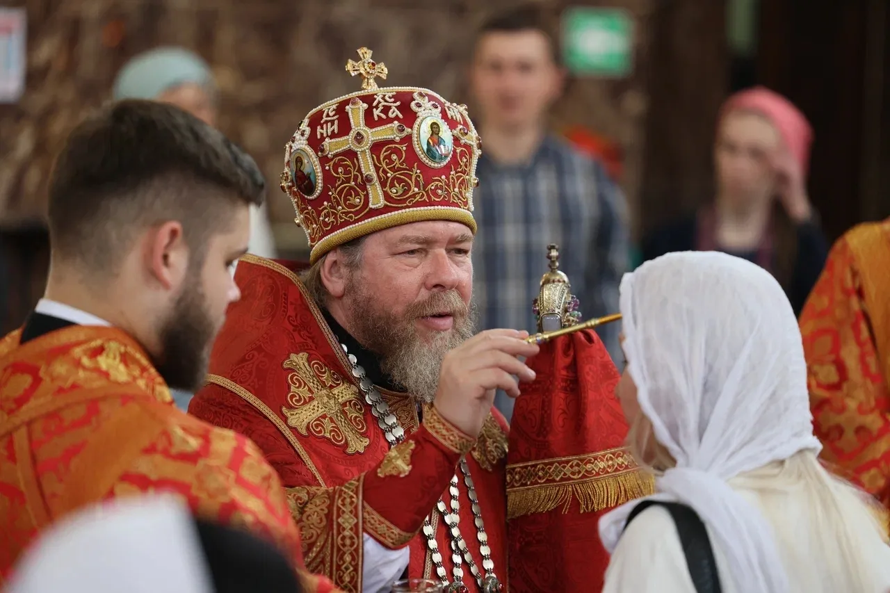 Праздник Пасхи мы празднуем сорок дней. Целых сорок дней призывает нас Святая Церковь к...