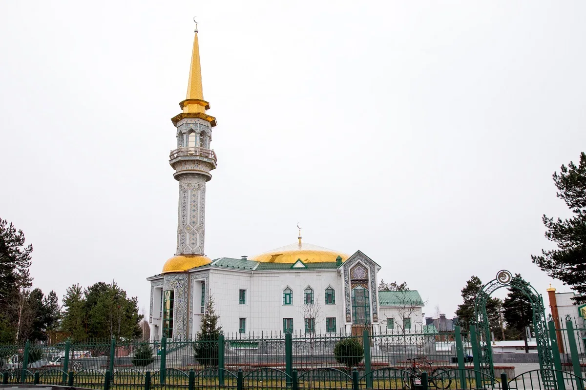🕌 Сегодня мусульмане отмечают Курбан-байрам  В этот день обычно вспоминают жертву пророка Ибрахима. 