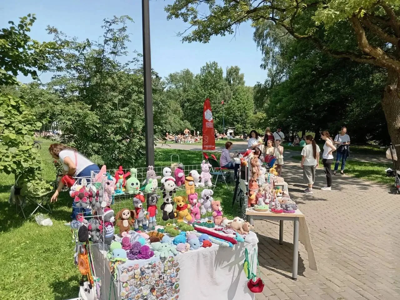 В «Тропарево» на этих выходных прошла социальная ярмарка, которая объединила мастериц р...