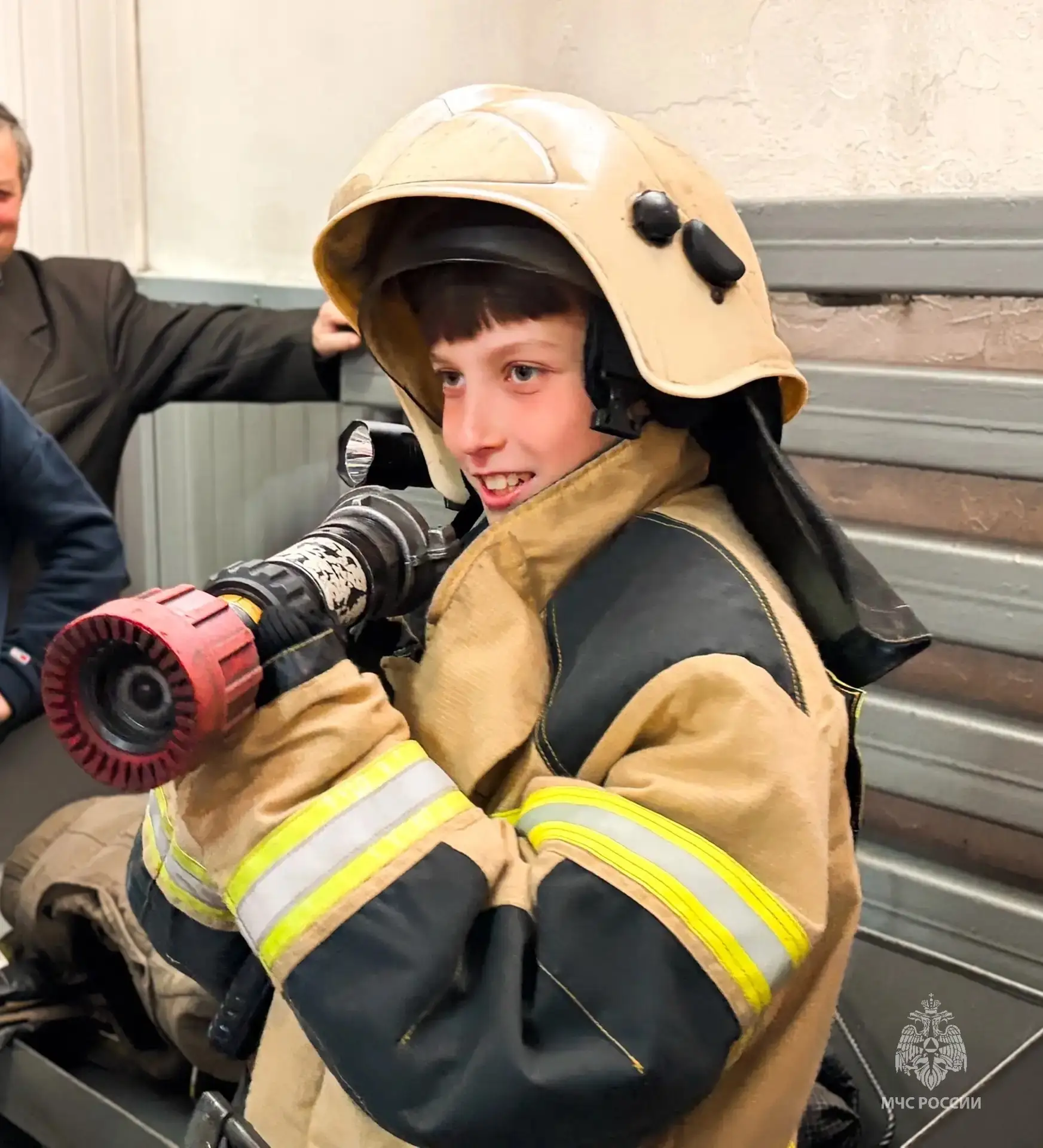 👩‍🚒Знакомство с героической профессией: школьники побывали в гостях у пожарных   Младшие школьники л