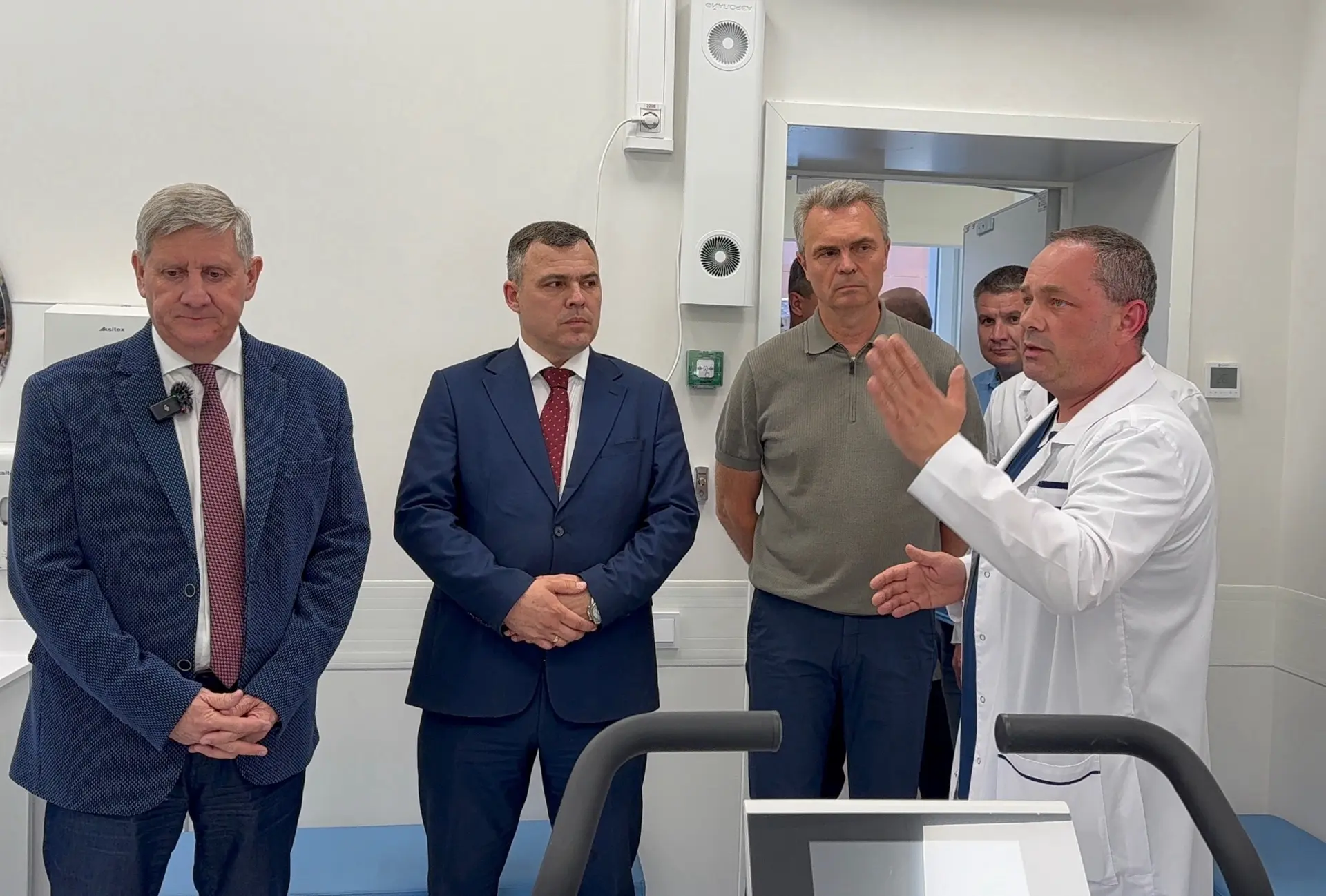 Совместно с Председателем Правительства Донецкой Народной Республики Андреем Чертковым ...