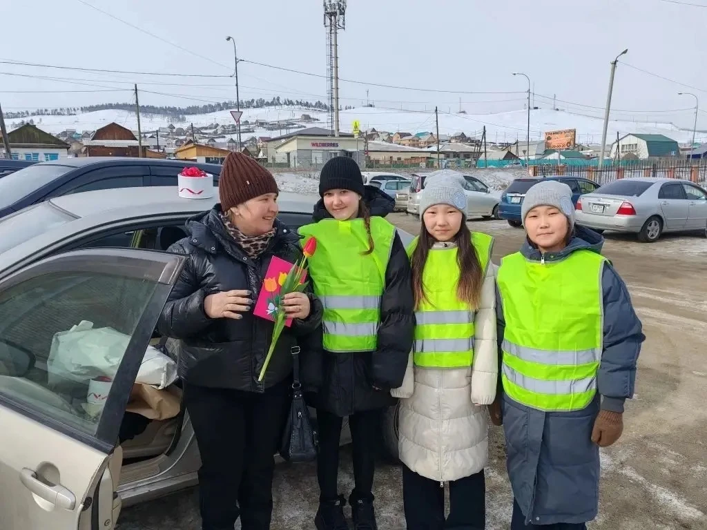 В преддверии самого красивого праздника Международного женского дня 8 марта отряд ЮИД под руководств