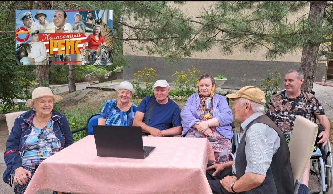 Смотреть кино на свежем воздухе это полезно и интересно!