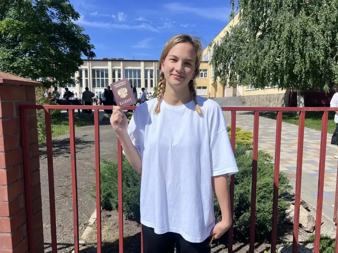 Роор Елена Олеговна, Белореченский район, п.Родники, МАОУ СОШ 31.
 Сегодня был важный и волнительный