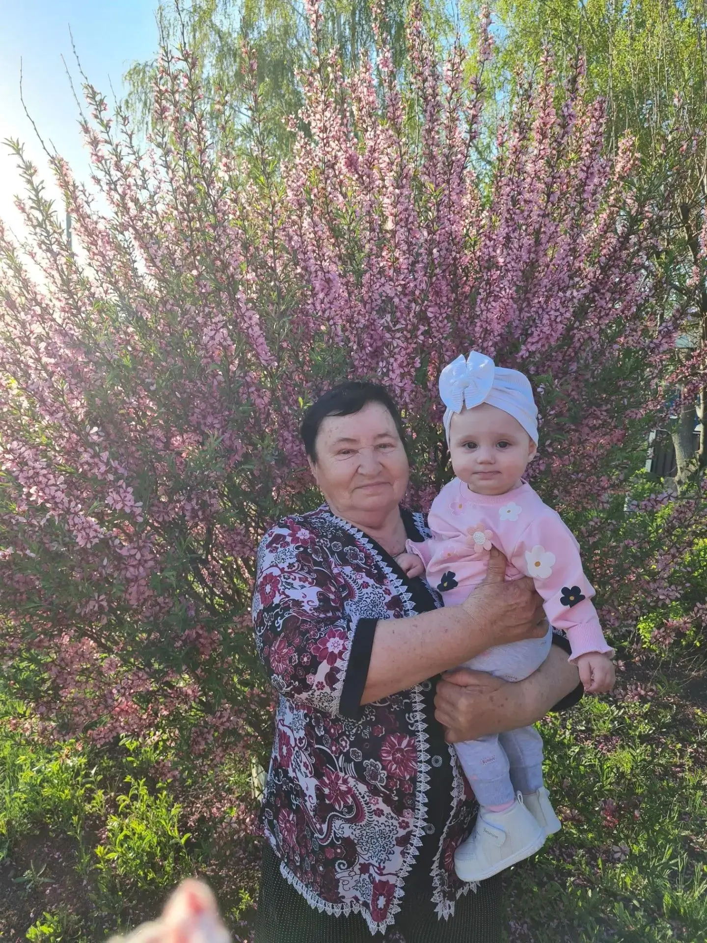 Дорогие бабушки и дедушки! Вы — хранители семейных традиций, наши главные советчики и с...