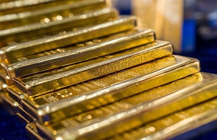 Gold at a Peak: Three-Month High Amid Dollar Weakness