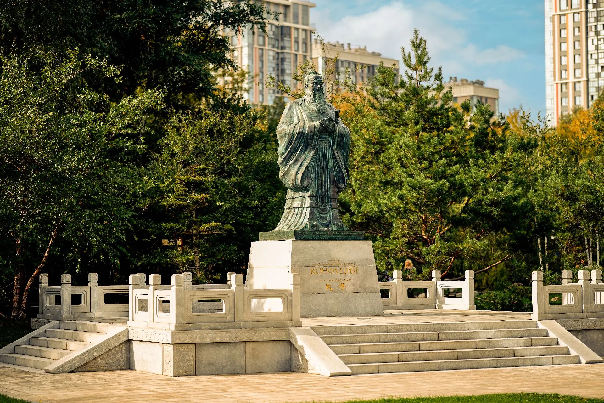 Ранняя осень в парке Хуамин — тихая и очень красивая 🍂