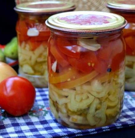 САЛАТ ИЗ ОГУРЦОВ, ПОМИДОРОВ И ПЕРЦА